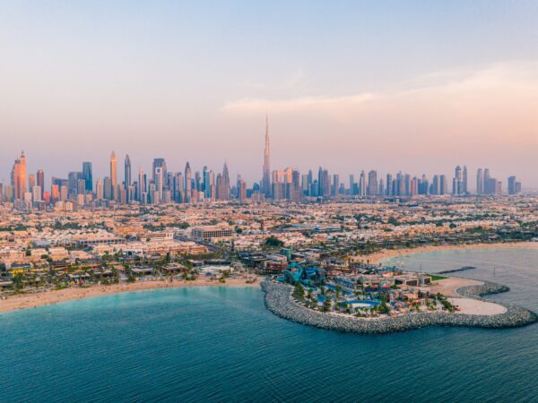 Free Zone vs. Mainland in 2026 - A Plain-English Guide to Choosing Right